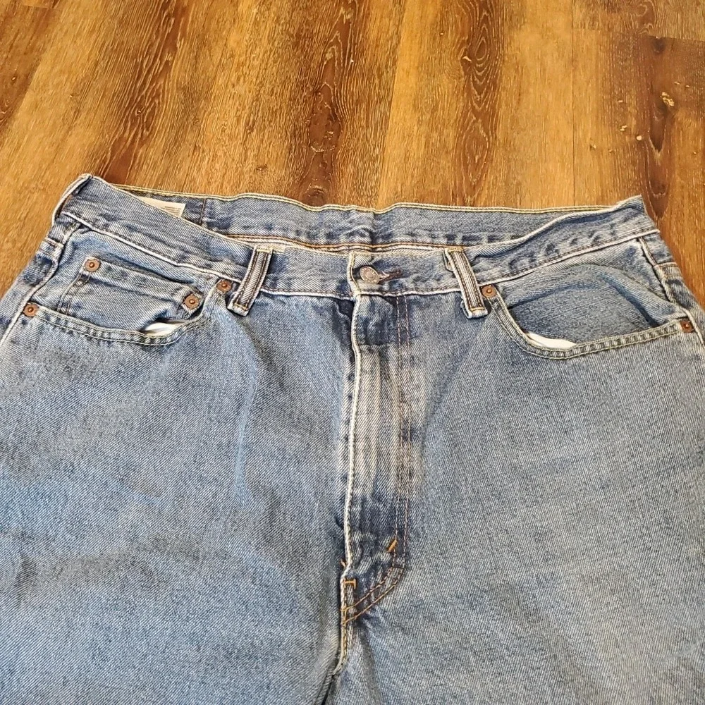 Levi's Size 36x30 550 Denim Jeans‎ Zip Fly Relaxed Fit Medium Wash Light Wear B2
